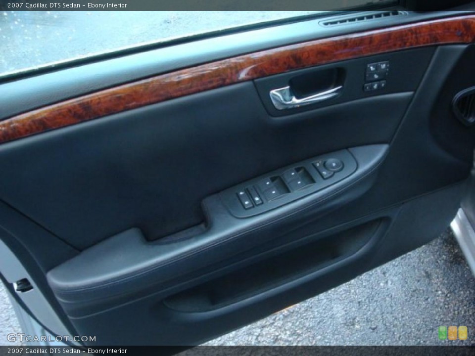 Ebony Interior Door Panel for the 2007 Cadillac DTS Sedan #39057744