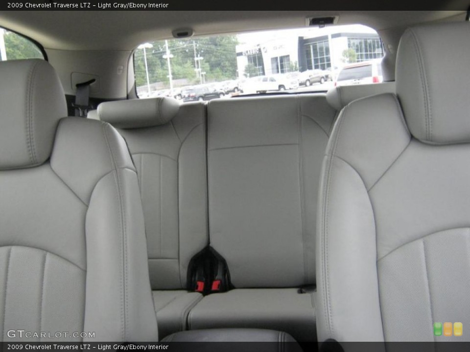 Light Gray/Ebony Interior Photo for the 2009 Chevrolet Traverse LTZ #39067635