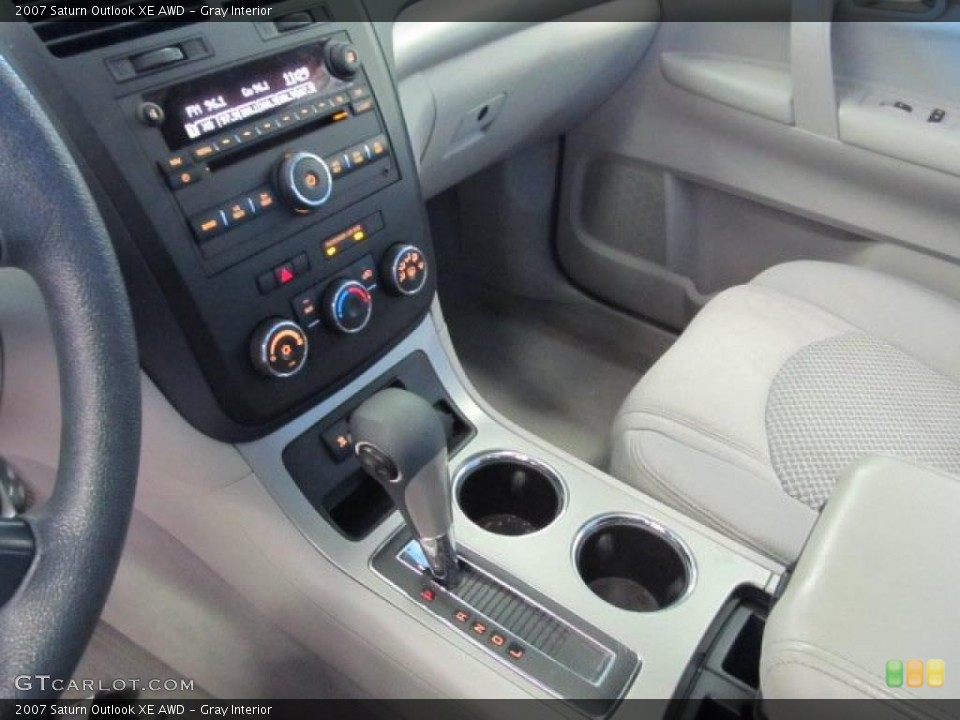 Gray Interior Transmission for the 2007 Saturn Outlook XE AWD #39070811