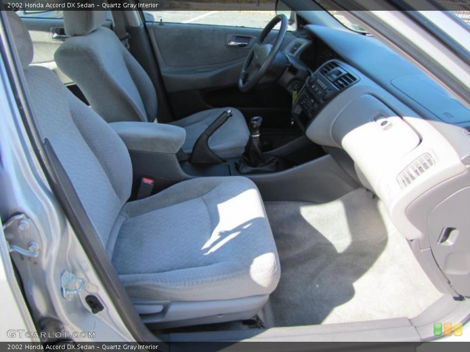 Quartz Gray Interior Photo for the 2002 Honda Accord DX Sedan #39072319