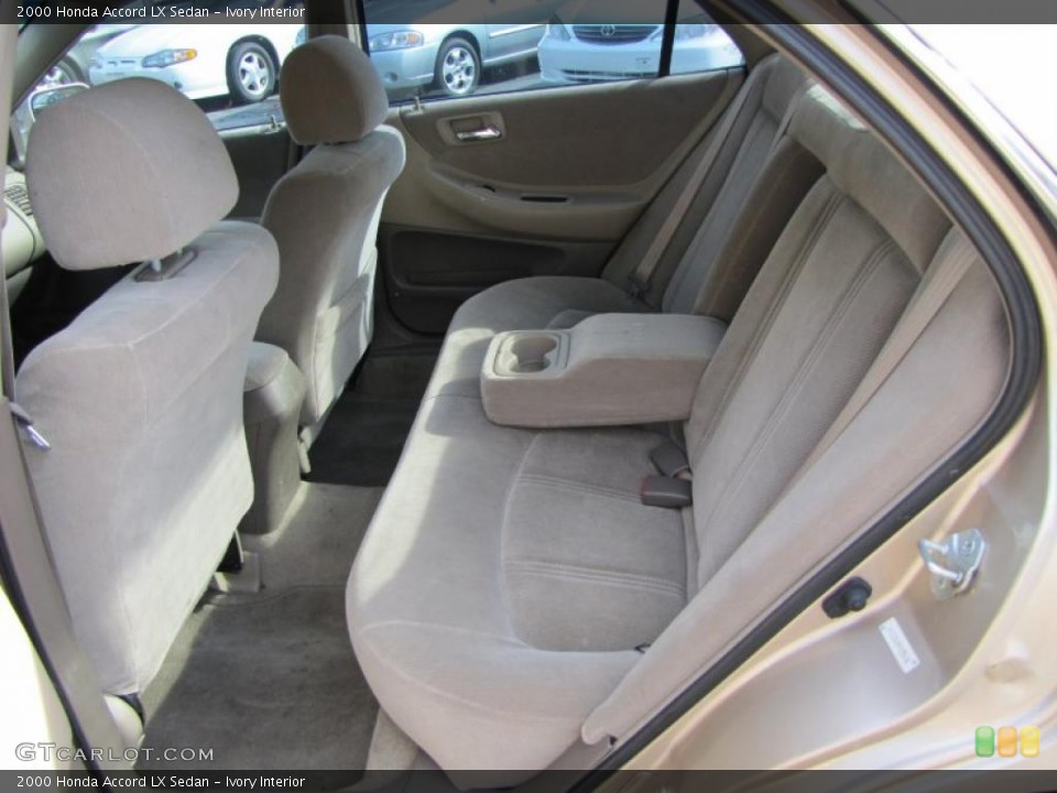 Ivory Interior Photo for the 2000 Honda Accord LX Sedan #39073399