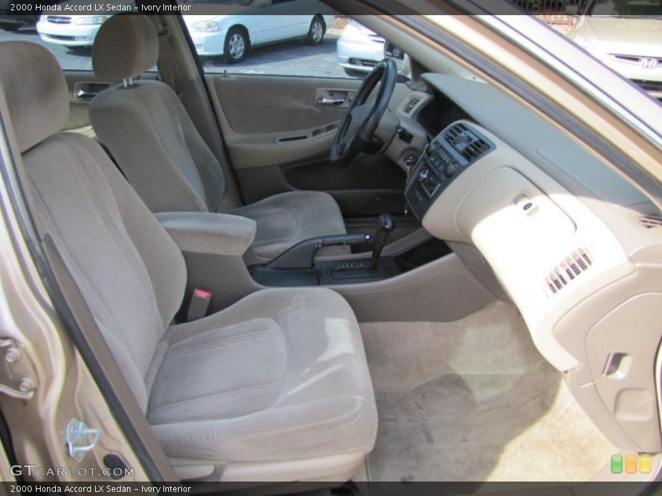 Ivory Interior Photo for the 2000 Honda Accord LX Sedan #39073415