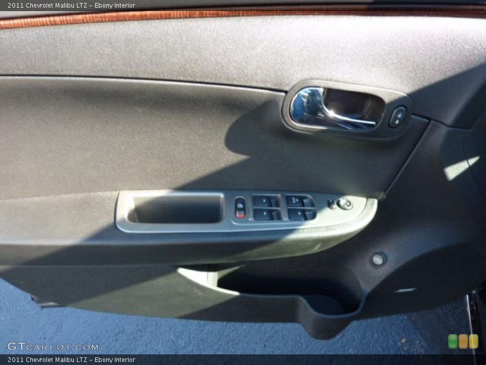 Ebony Interior Door Panel for the 2011 Chevrolet Malibu LTZ #39073887