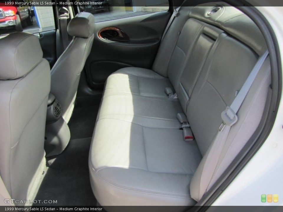Medium Graphite Interior Photo for the 1999 Mercury Sable LS Sedan #39074255