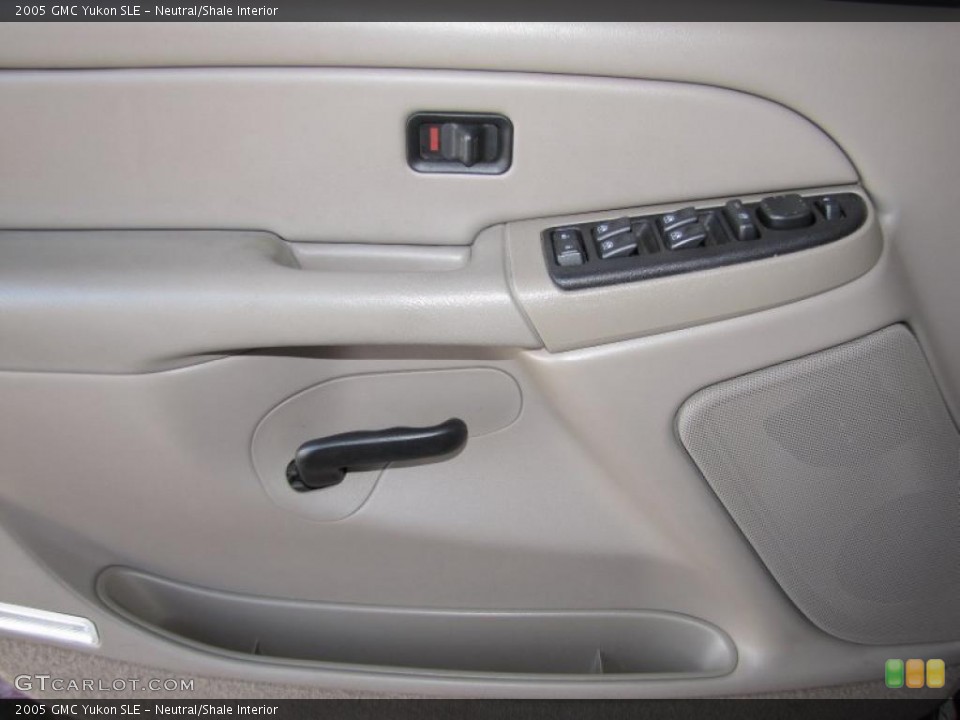 Neutral/Shale Interior Door Panel for the 2005 GMC Yukon SLE #39076591