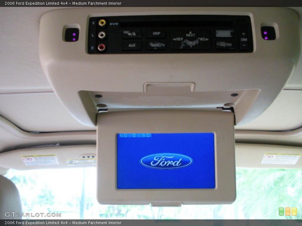 Medium Parchment Interior Controls for the 2006 Ford Expedition Limited 4x4 #39078803