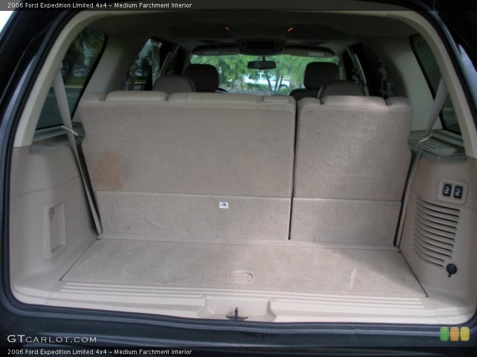 Medium Parchment Interior Trunk for the 2006 Ford Expedition Limited 4x4 #39078919