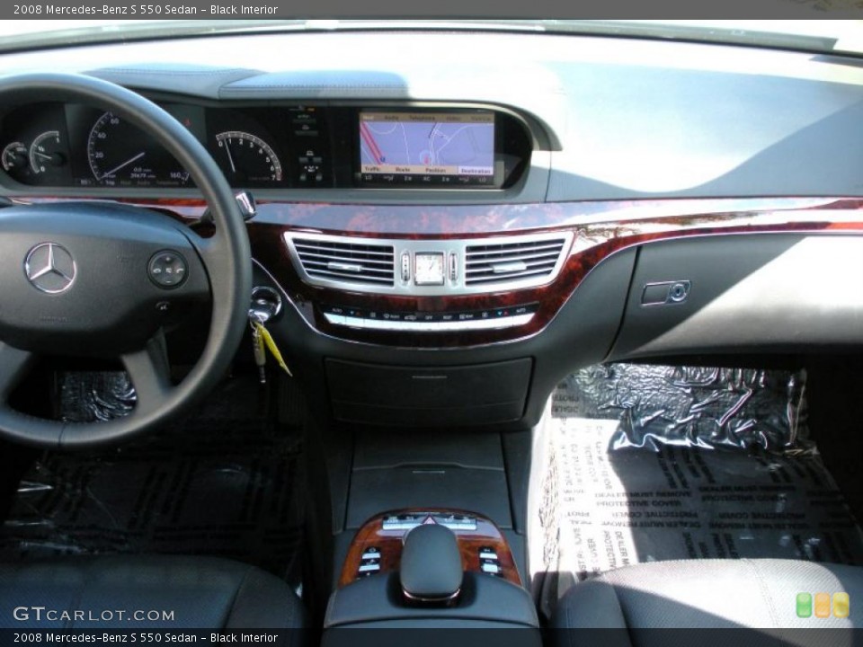 Black Interior Dashboard for the 2008 Mercedes-Benz S 550 Sedan #39079207