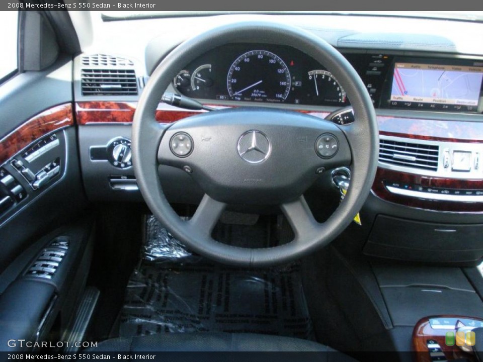 Black Interior Controls for the 2008 Mercedes-Benz S 550 Sedan #39079223