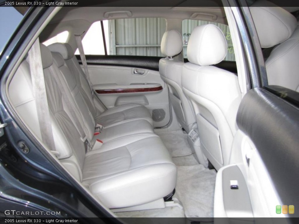 Light Gray Interior Photo for the 2005 Lexus RX 330 #39080319