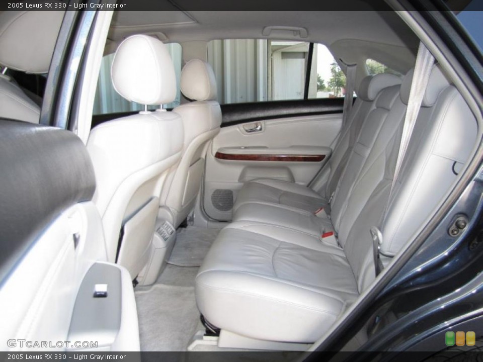 Light Gray Interior Photo for the 2005 Lexus RX 330 #39080331