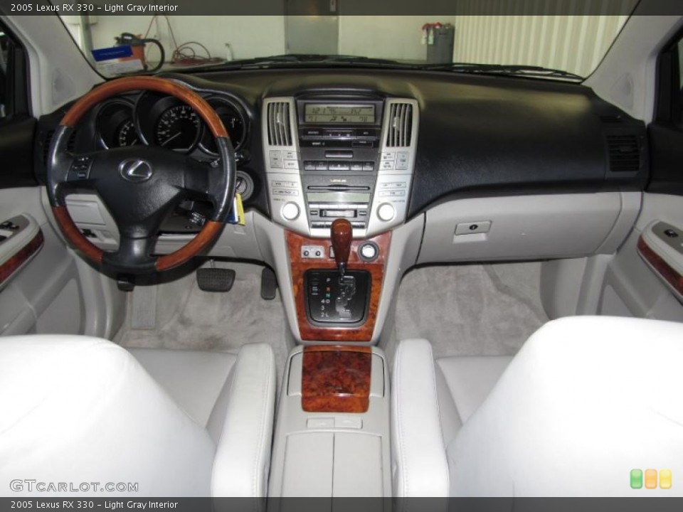 Light Gray Interior Dashboard for the 2005 Lexus RX 330 #39080363