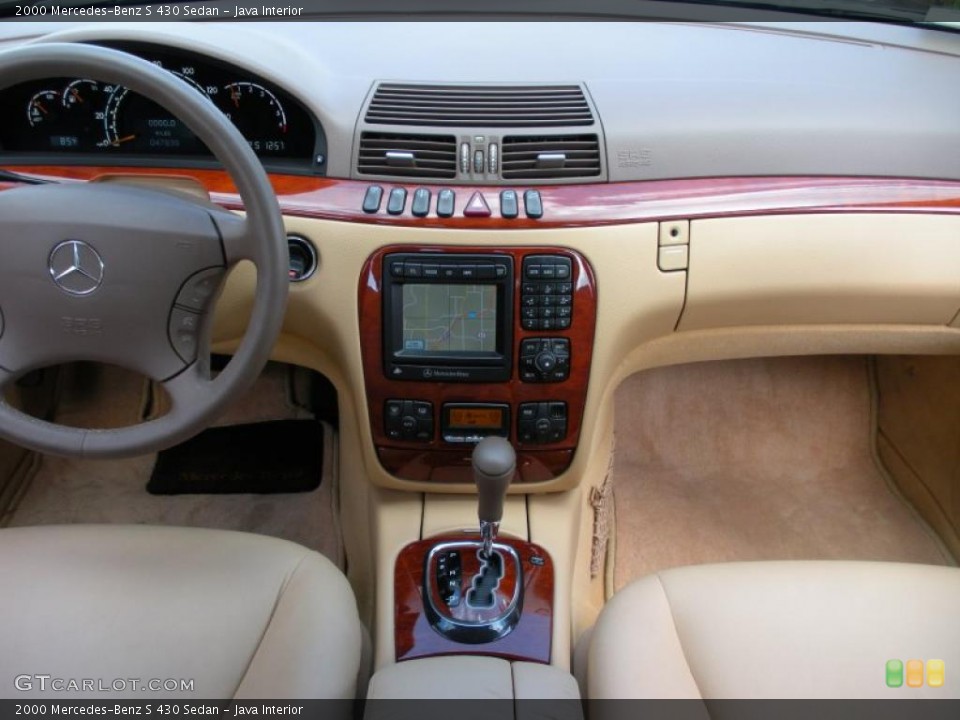 Java Interior Dashboard for the 2000 Mercedes-Benz S 430 Sedan #39081004