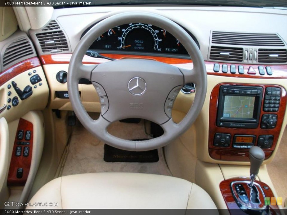 Java Interior Dashboard for the 2000 Mercedes-Benz S 430 Sedan #39081024