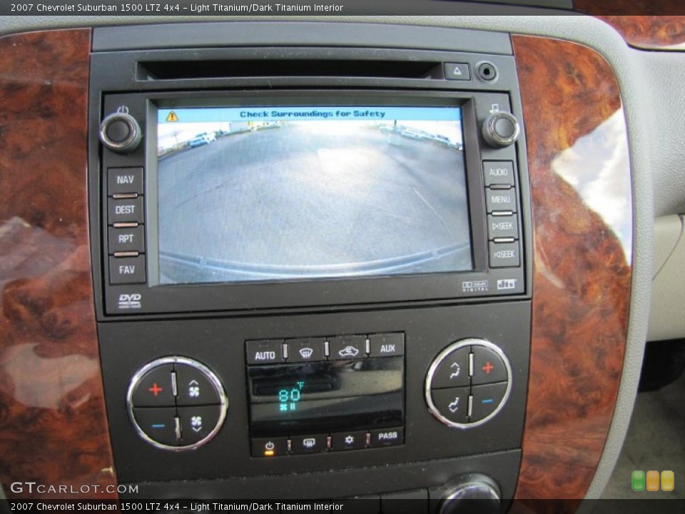 Light Titanium/Dark Titanium Interior Controls for the 2007 Chevrolet Suburban 1500 LTZ 4x4 #39085229