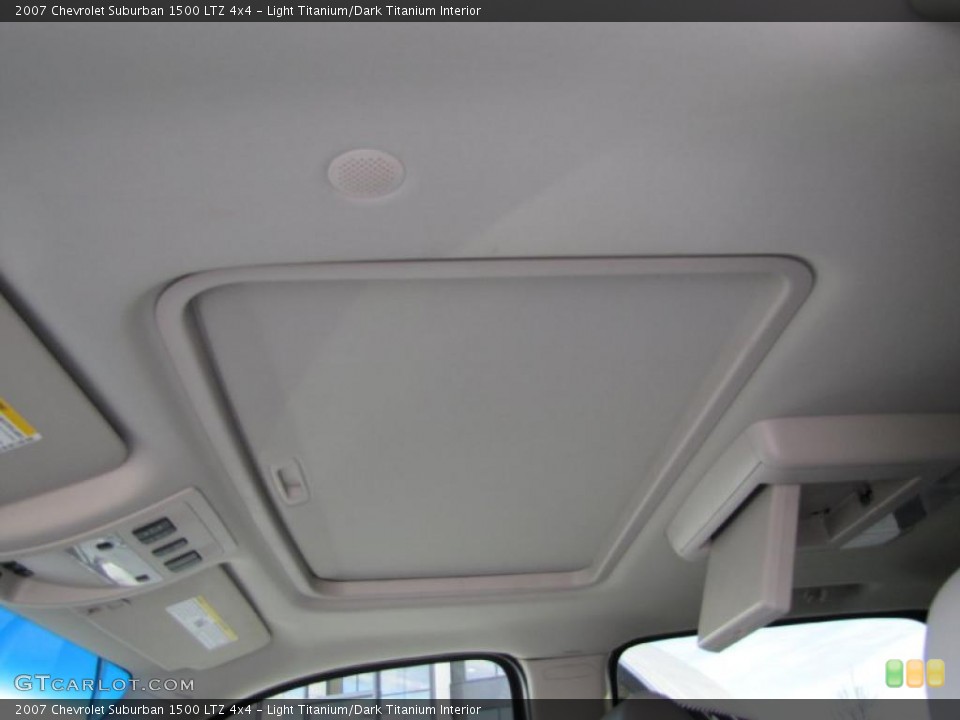 Light Titanium/Dark Titanium Interior Sunroof for the 2007 Chevrolet Suburban 1500 LTZ 4x4 #39085273