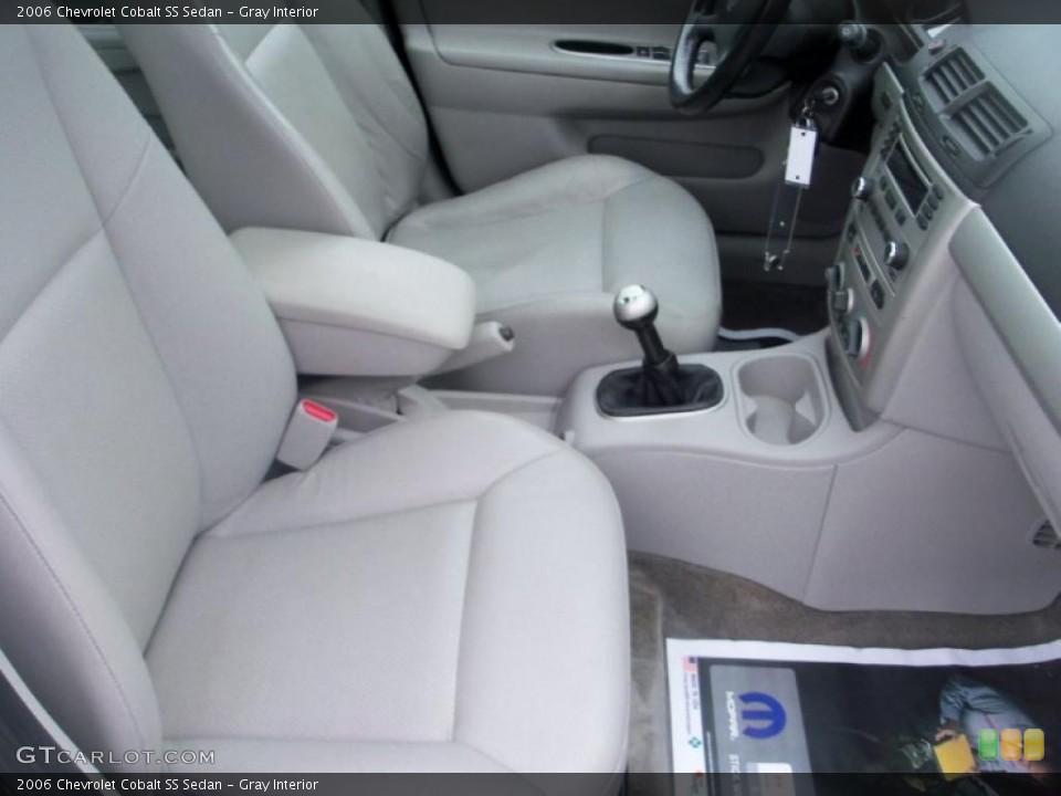 Gray Interior Photo for the 2006 Chevrolet Cobalt SS Sedan #39094702