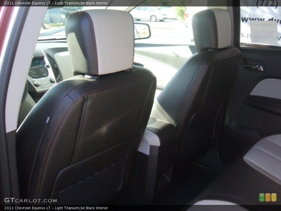 Light Titanium/Jet Black Interior Photo for the 2011 Chevrolet Equinox LT #39095162