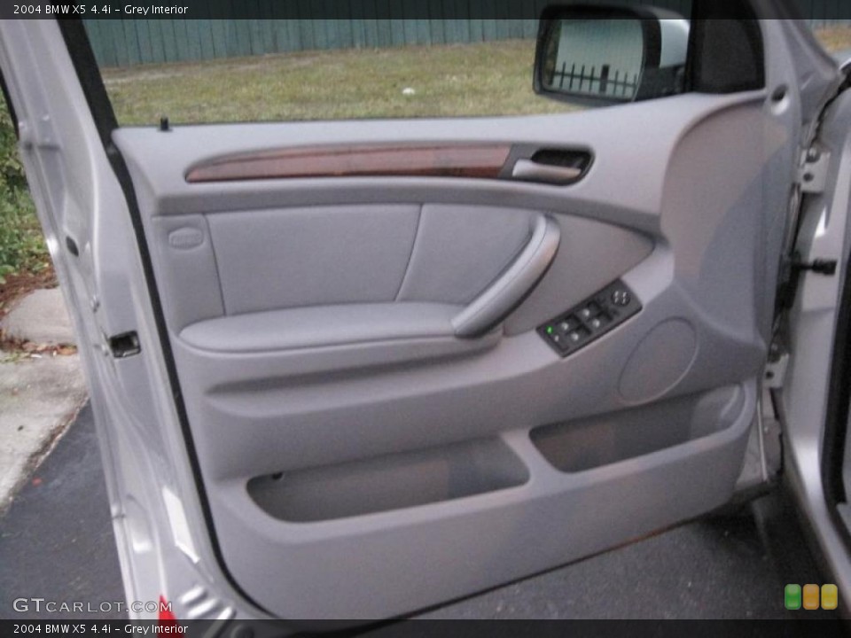 Grey Interior Door Panel for the 2004 BMW X5 4.4i #39100438