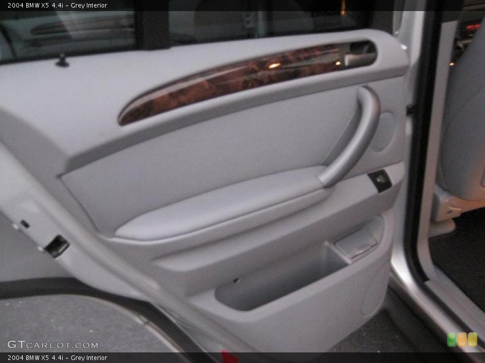 Grey Interior Door Panel for the 2004 BMW X5 4.4i #39100450