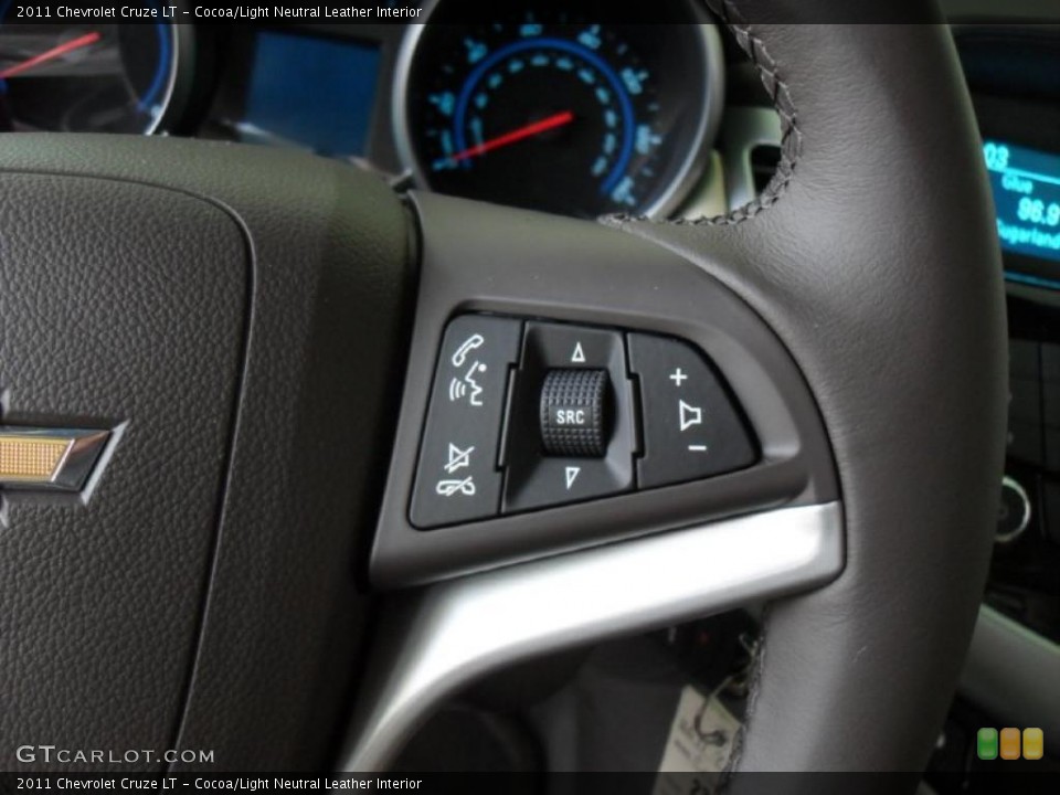 Cocoa/Light Neutral Leather Interior Controls for the 2011 Chevrolet Cruze LT #39101310