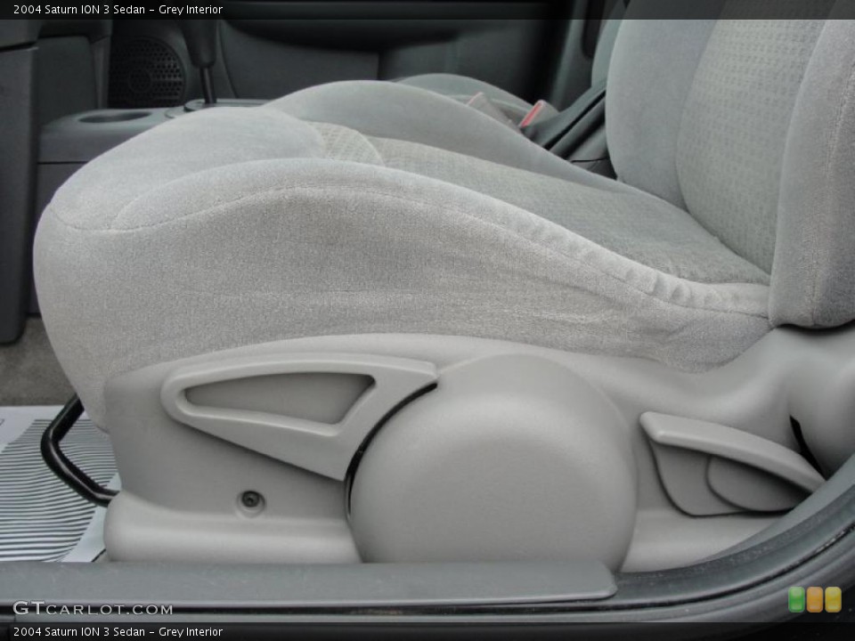Grey Interior Photo for the 2004 Saturn ION 3 Sedan #39104773