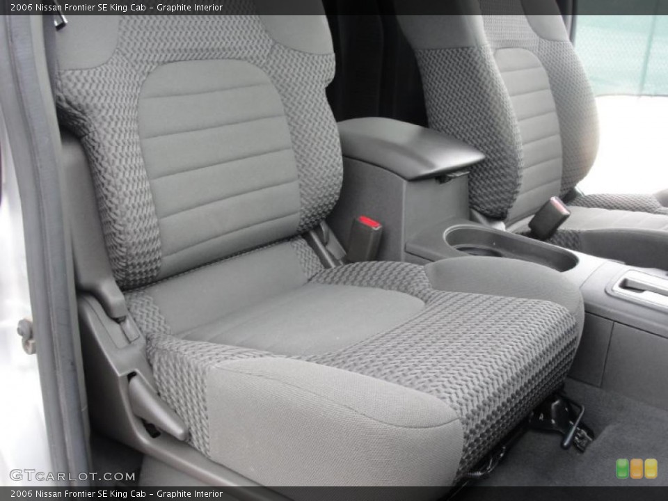 Graphite Interior Photo for the 2006 Nissan Frontier SE King Cab #39106201