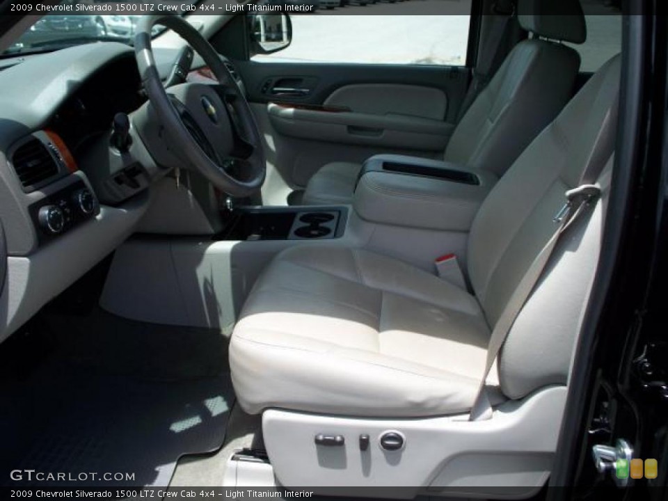 Light Titanium Interior Photo for the 2009 Chevrolet Silverado 1500 LTZ Crew Cab 4x4 #39106205