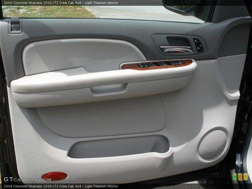 Light Titanium Interior Door Panel for the 2009 Chevrolet Silverado 1500 LTZ Crew Cab 4x4 #39106313