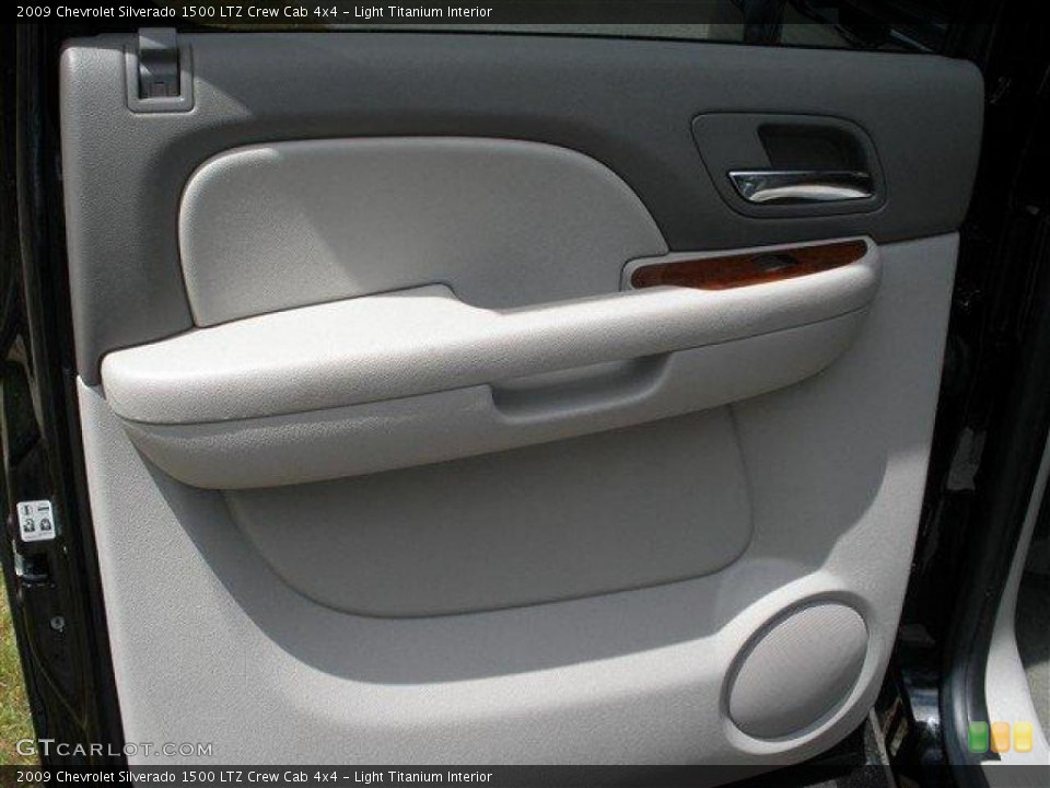 Light Titanium Interior Door Panel for the 2009 Chevrolet Silverado 1500 LTZ Crew Cab 4x4 #39106337