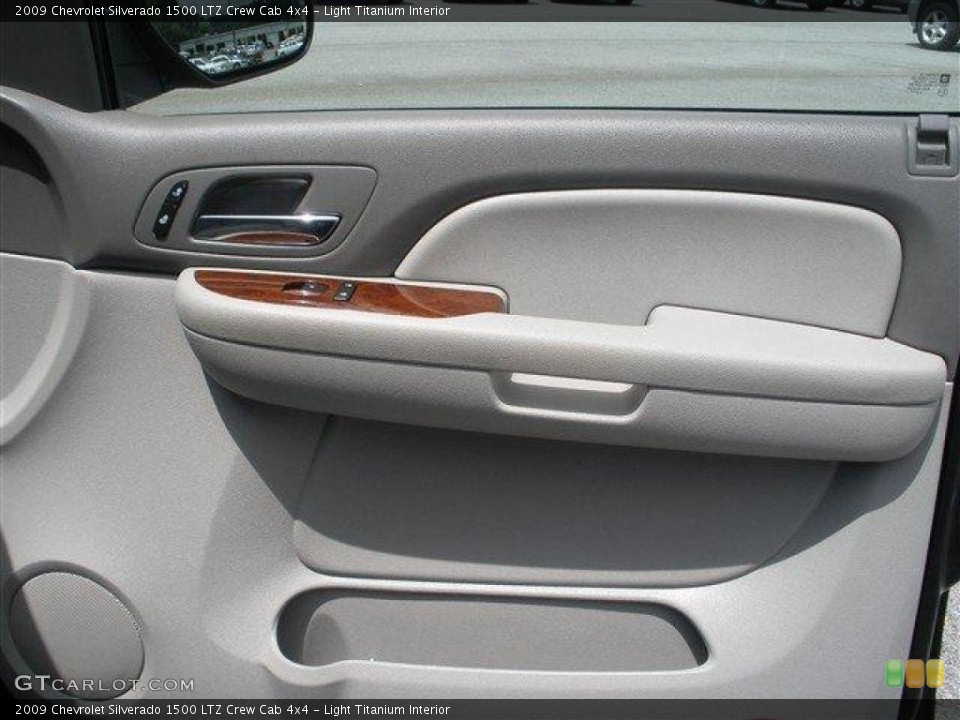 Light Titanium Interior Door Panel for the 2009 Chevrolet Silverado 1500 LTZ Crew Cab 4x4 #39106373