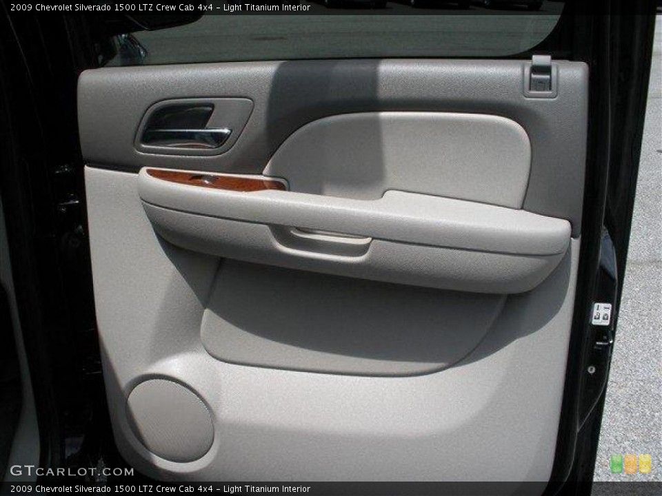 Light Titanium Interior Door Panel for the 2009 Chevrolet Silverado 1500 LTZ Crew Cab 4x4 #39106401