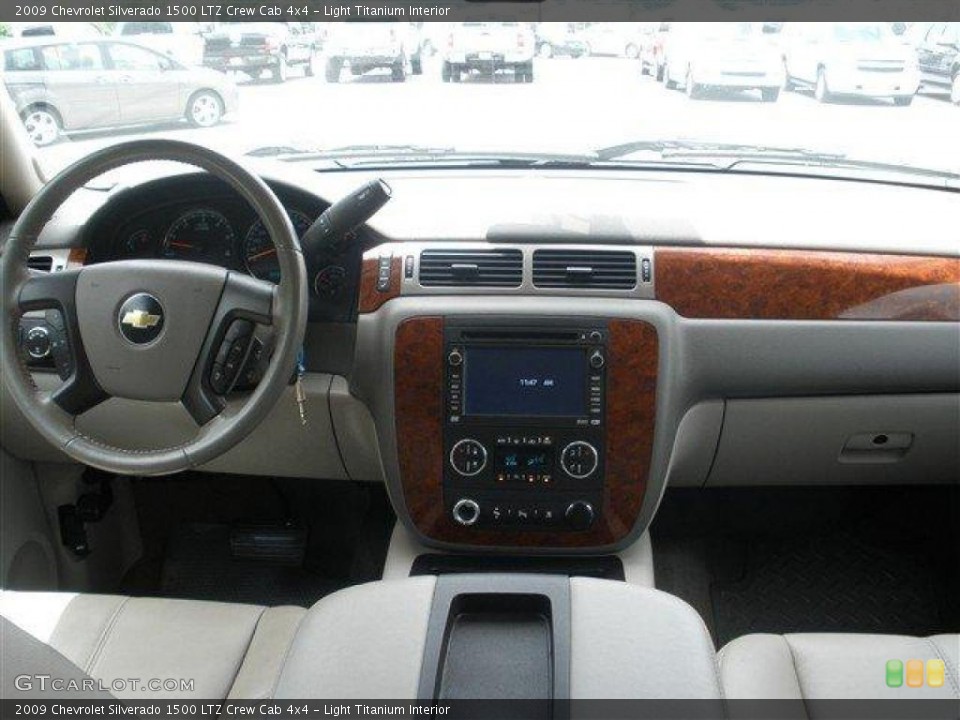 Light Titanium Interior Dashboard for the 2009 Chevrolet Silverado 1500 LTZ Crew Cab 4x4 #39106417