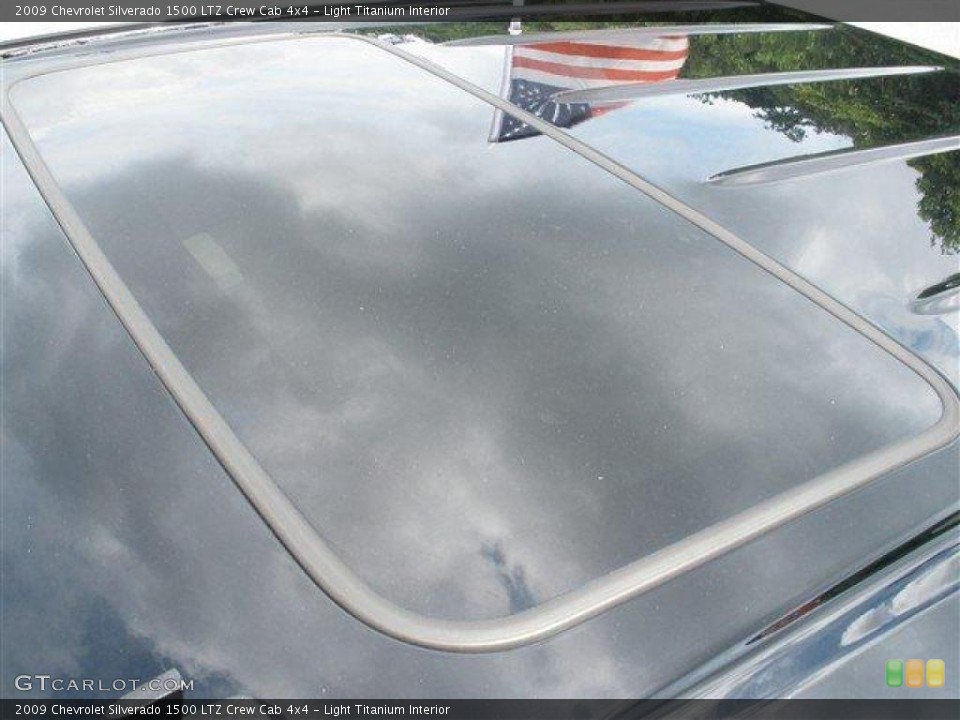 Light Titanium Interior Sunroof for the 2009 Chevrolet Silverado 1500 LTZ Crew Cab 4x4 #39106585