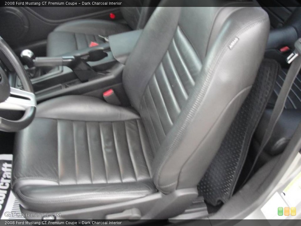 Dark Charcoal Interior Photo for the 2008 Ford Mustang GT Premium Coupe #39110269