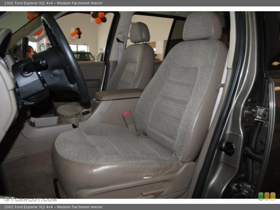 Medium Parchment Interior Photo for the 2002 Ford Explorer XLS 4x4 #39110449