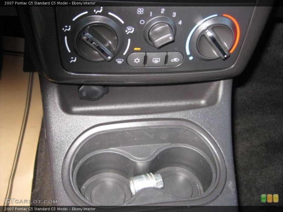 Ebony Interior Controls for the 2007 Pontiac G5  #39121136