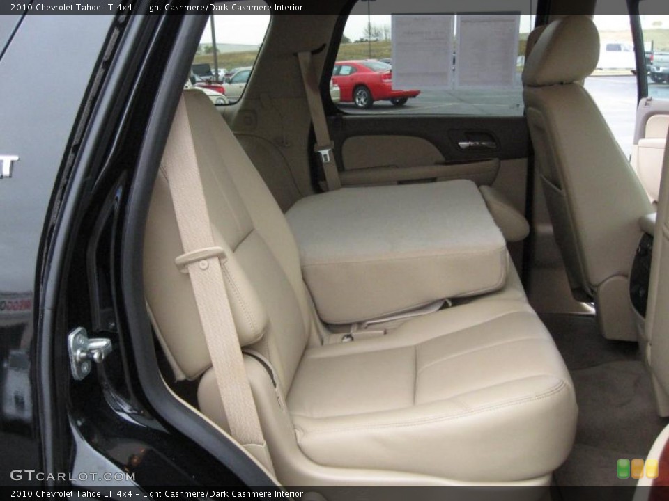Light Cashmere/Dark Cashmere Interior Photo for the 2010 Chevrolet Tahoe LT 4x4 #39122250