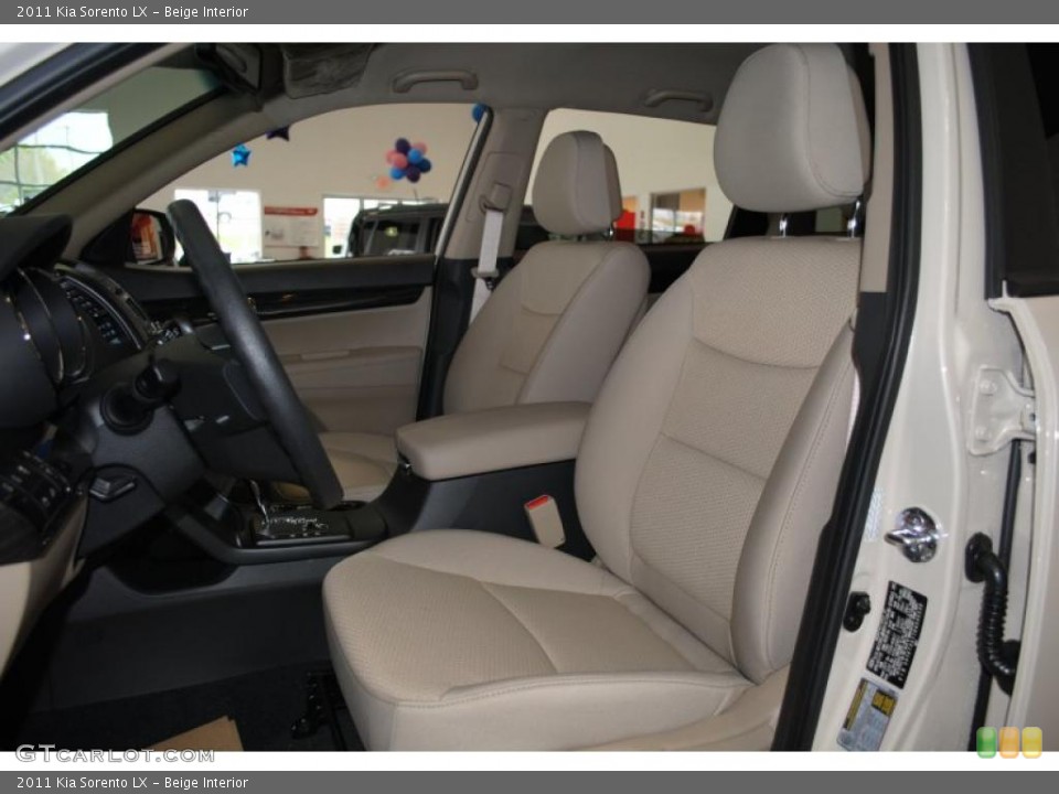 Beige Interior Photo for the 2011 Kia Sorento LX #39125015