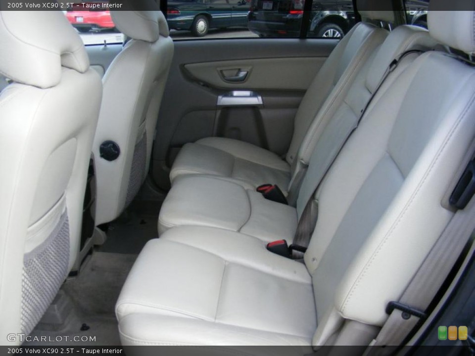 Taupe Interior Photo for the 2005 Volvo XC90 2.5T #39126335