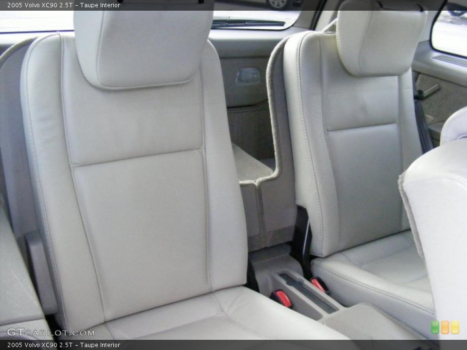 Taupe Interior Photo for the 2005 Volvo XC90 2.5T #39126367