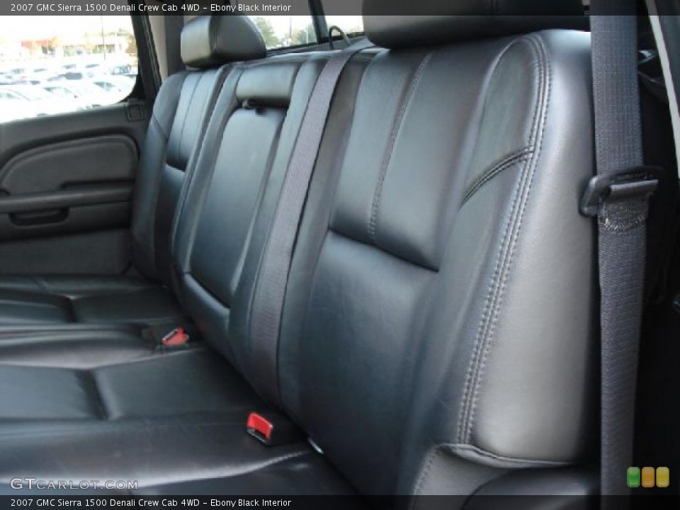 Ebony Black Interior Photo for the 2007 GMC Sierra 1500 Denali Crew Cab 4WD #39127367
