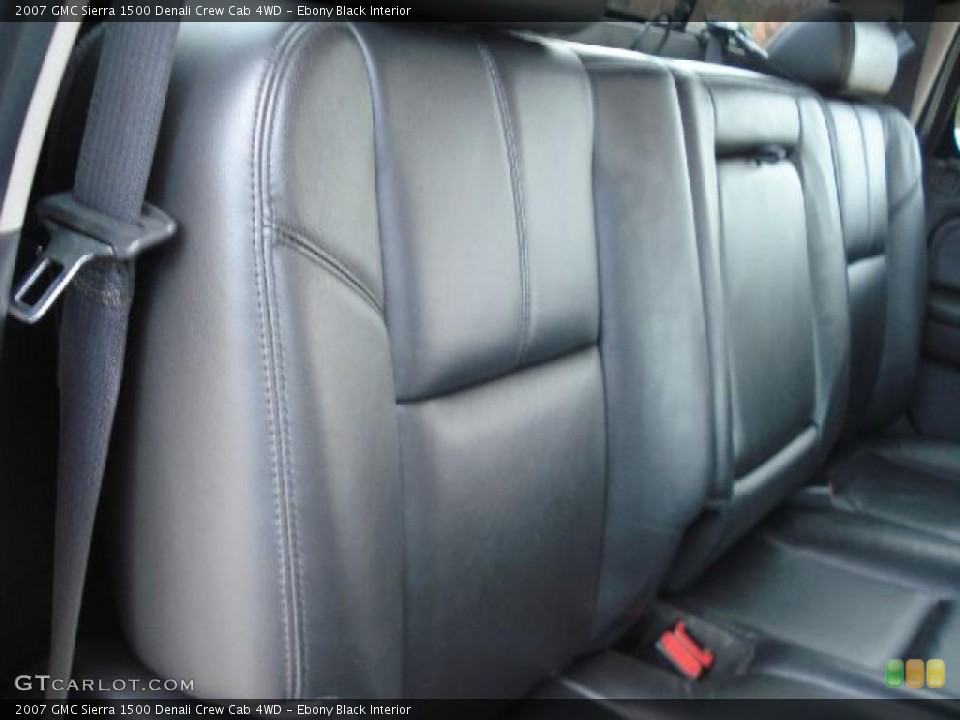 Ebony Black Interior Photo for the 2007 GMC Sierra 1500 Denali Crew Cab 4WD #39127407