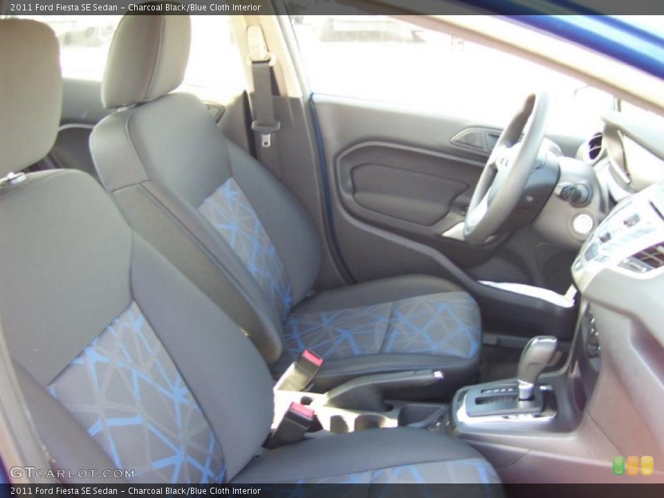 Charcoal Black/Blue Cloth Interior Photo for the 2011 Ford Fiesta SE Sedan #39127459