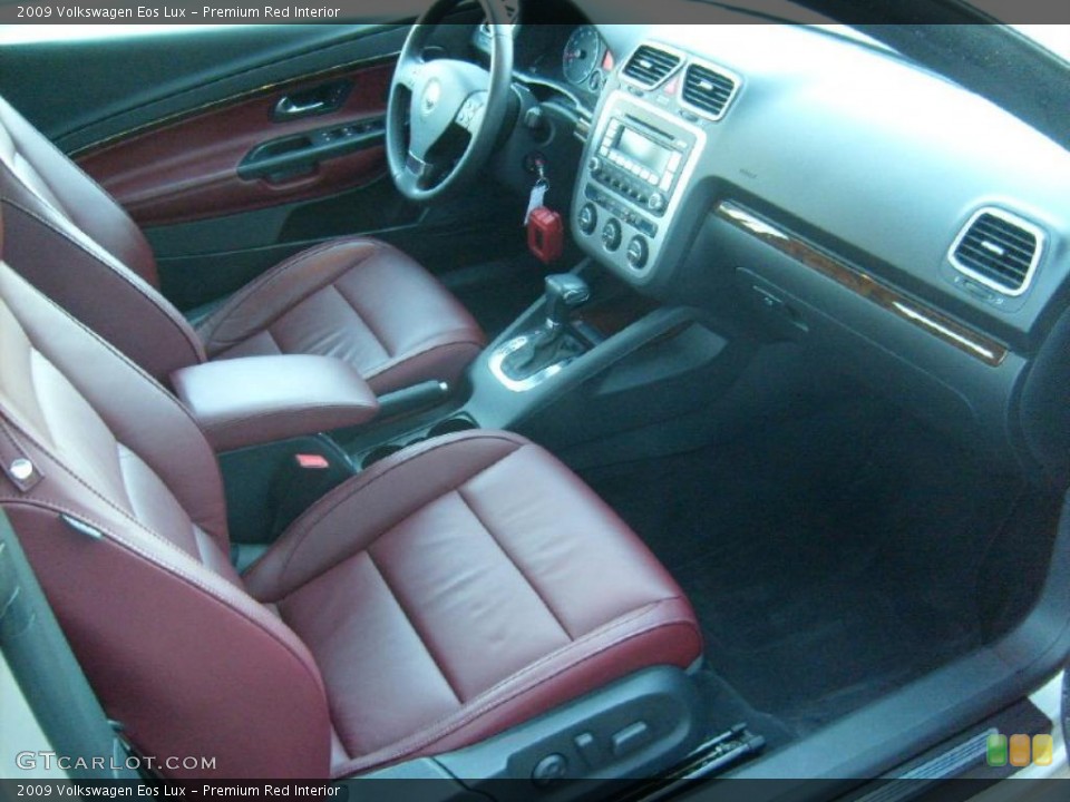 Premium Red Interior Photo for the 2009 Volkswagen Eos Lux #39128991