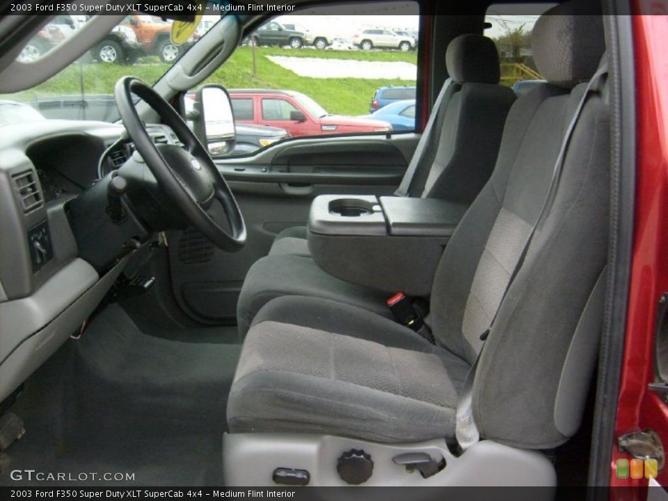 Medium Flint Interior Photo for the 2003 Ford F350 Super Duty XLT SuperCab 4x4 #39130255