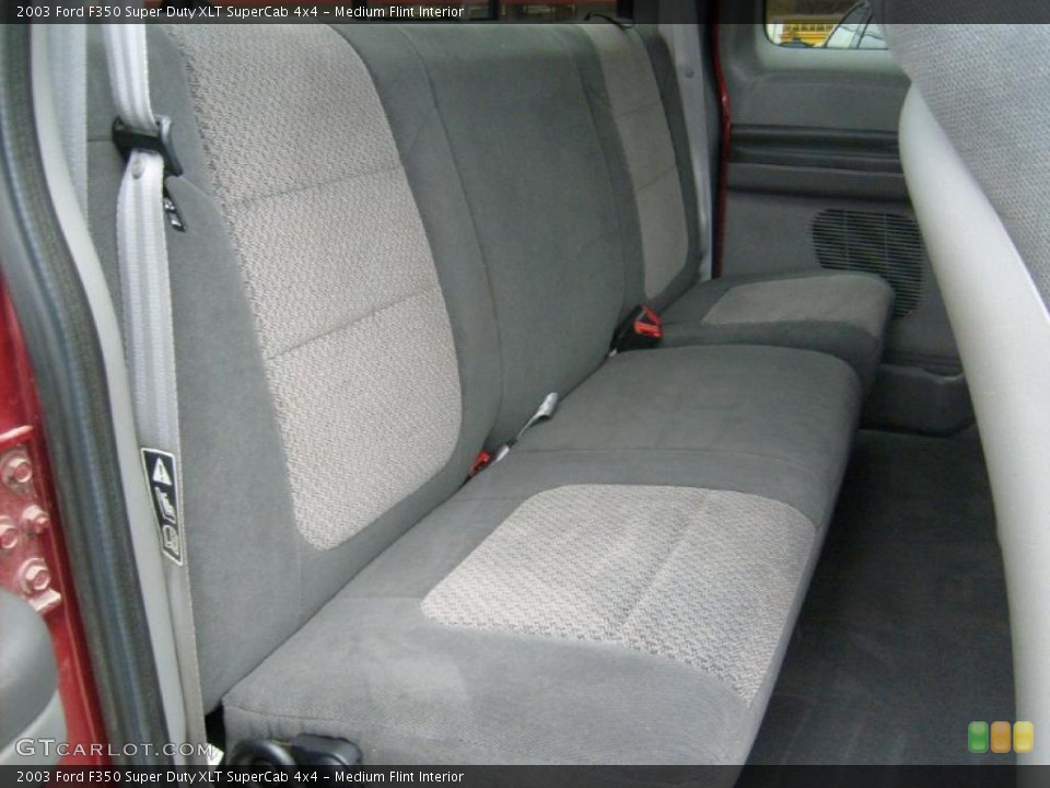 Medium Flint Interior Photo for the 2003 Ford F350 Super Duty XLT SuperCab 4x4 #39130407