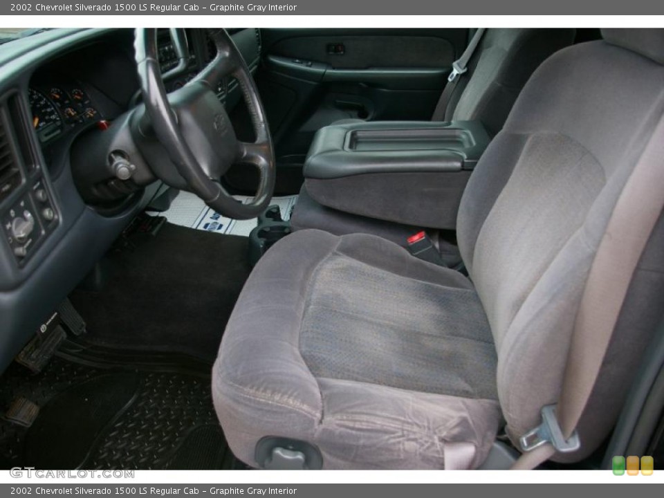 Graphite Gray Interior Photo for the 2002 Chevrolet Silverado 1500 LS Regular Cab #39130819