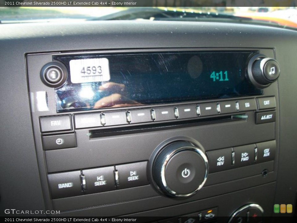 Ebony Interior Controls for the 2011 Chevrolet Silverado 2500HD LT Extended Cab 4x4 #39132887