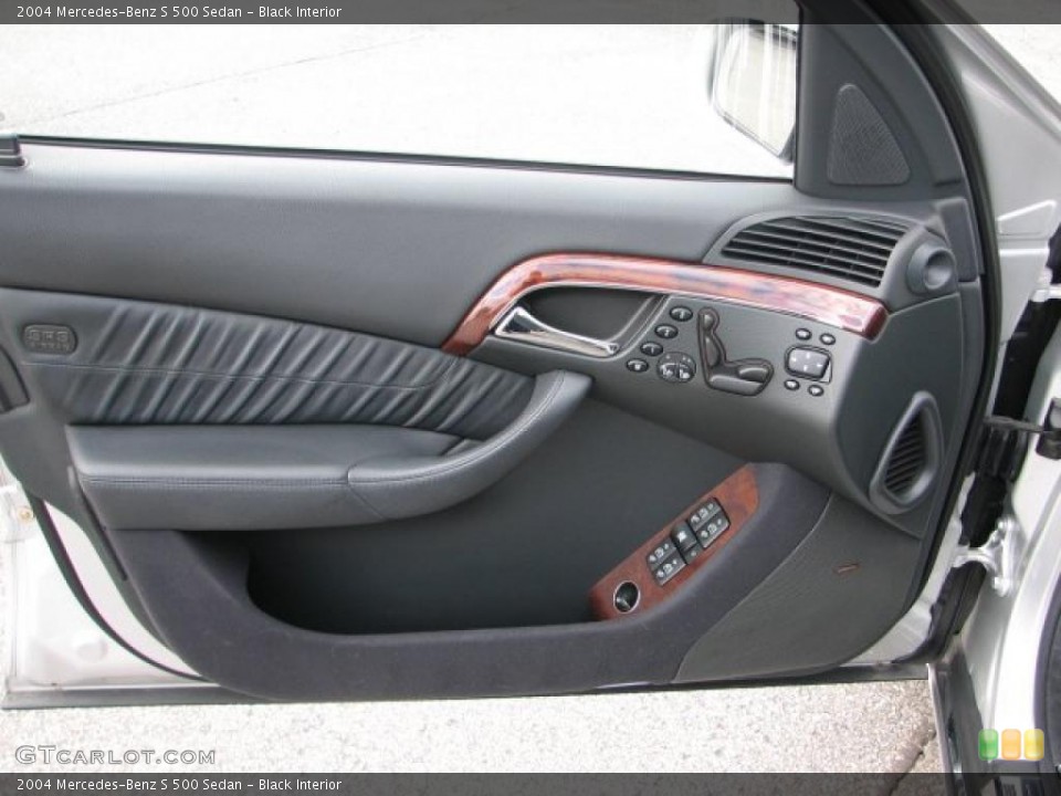 Black Interior Door Panel for the 2004 Mercedes-Benz S 500 Sedan #39134307